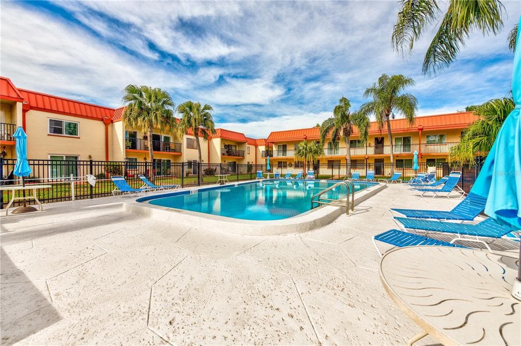 10369 PARADISE BOULEVARD UNIT 59 TREASURE ISLAND, FL 33706