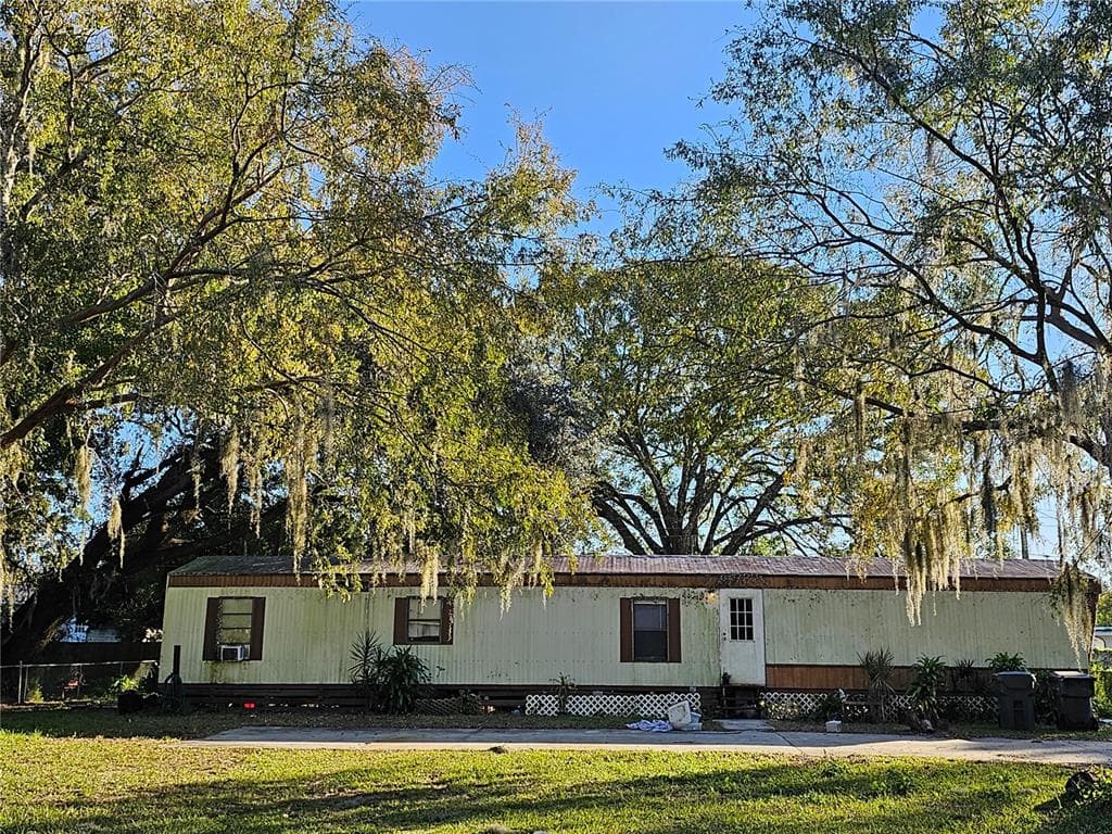 3316 J AND J MANOR ROAD LAKELAND, FL 33810