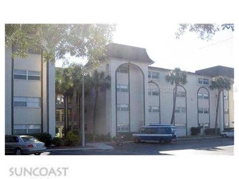 2525 W BAY DRIVE UNIT E11 BELLEAIR BLUFFS, FL 33770