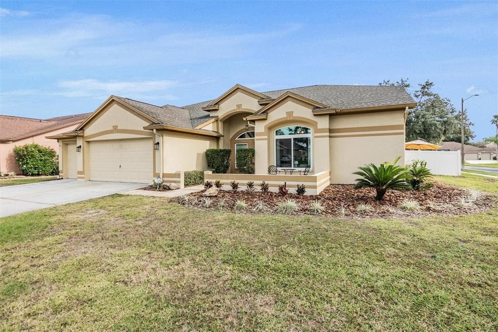 4015 LITHIA RIDGE VALRICO, FL 33596