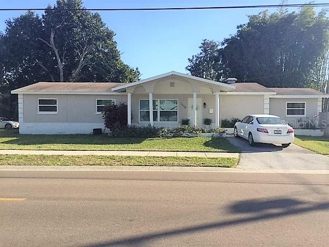 1628 CONNECTICUT AVENUE NE ST PETERSBURG, FL 33703