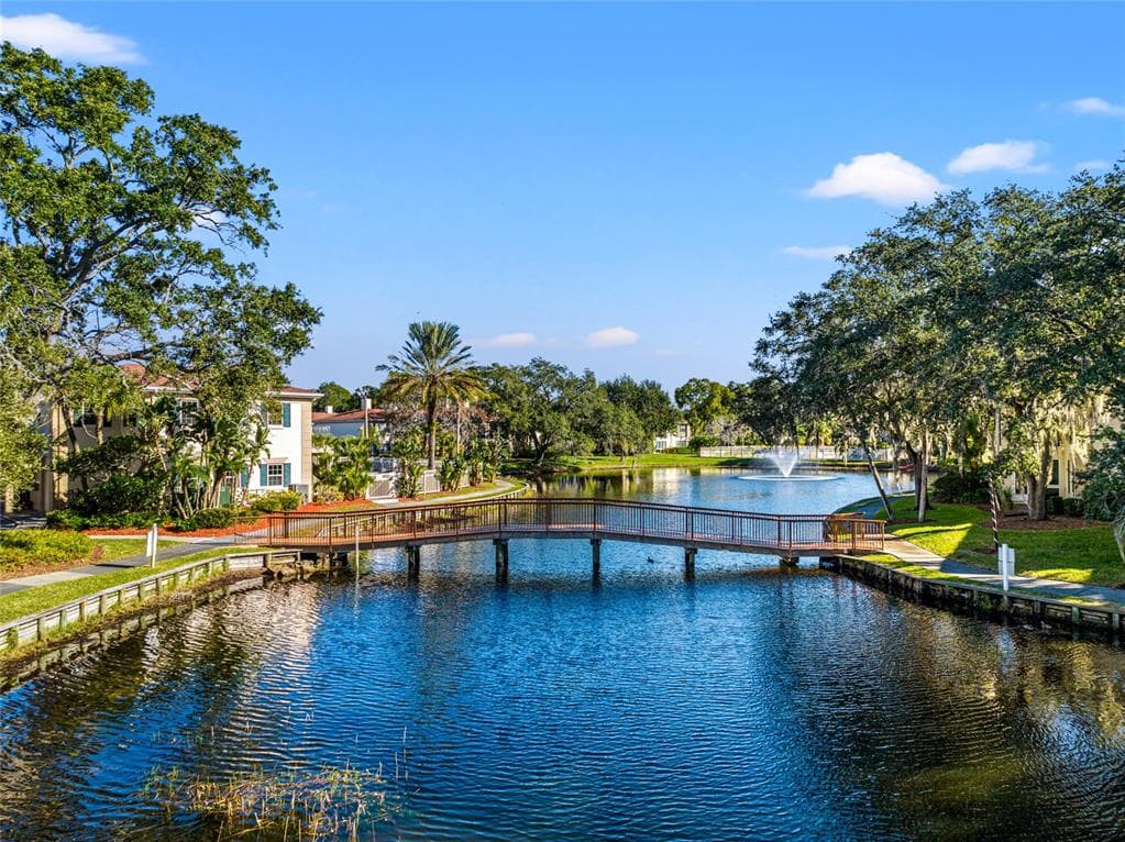 10318 CARROLLWOOD LANE UNIT 66 TAMPA, FL 33618