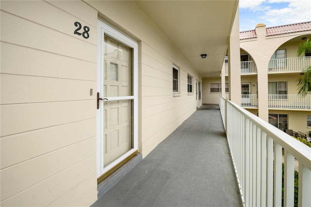 2258 WORLD PARKWAY BOULEVARD W UNIT 28 CLEARWATER, FL 33763