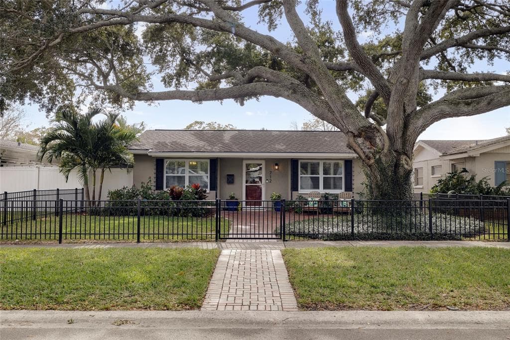 712 43RD AVENUE N ST PETERSBURG, FL 33703