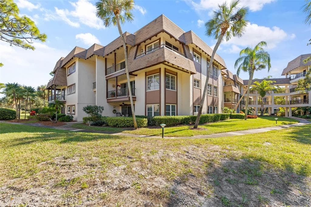 3035 COUNTRYSIDE BOULEVARD UNIT 17B CLEARWATER, FL 33761
