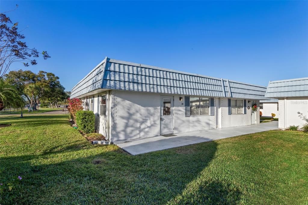1901 ANDOVER WAY UNIT 25 SUN CITY CENTER, FL 33573
