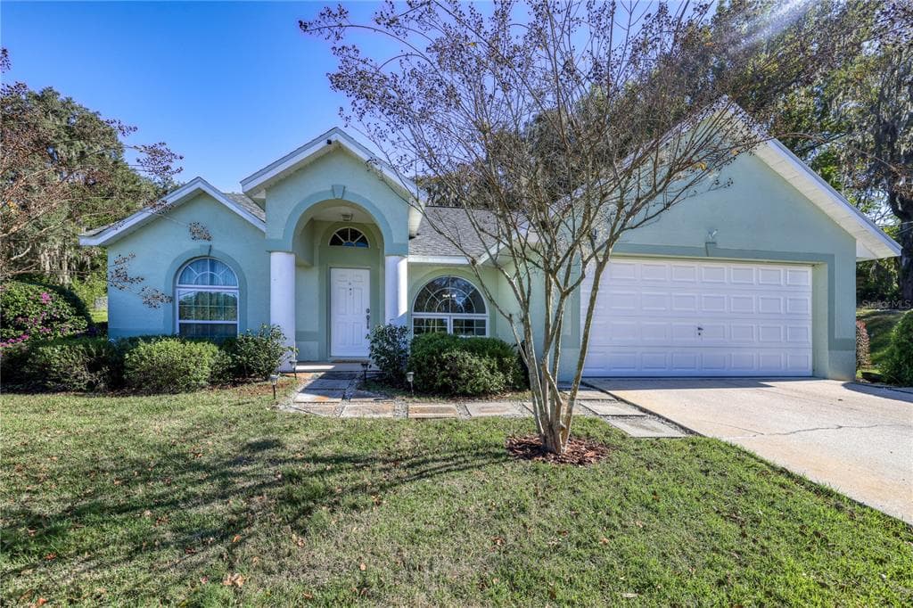 10820 HILLDALE DRIVE DADE CITY, FL 33525