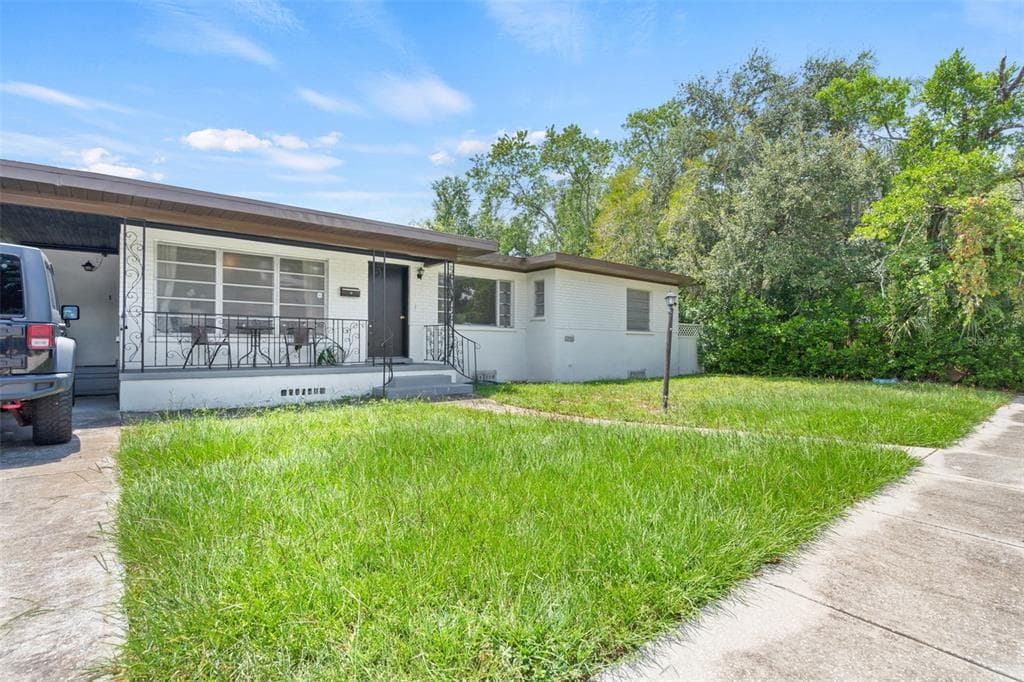3604 W AZEELE STREET TAMPA, FL 33609