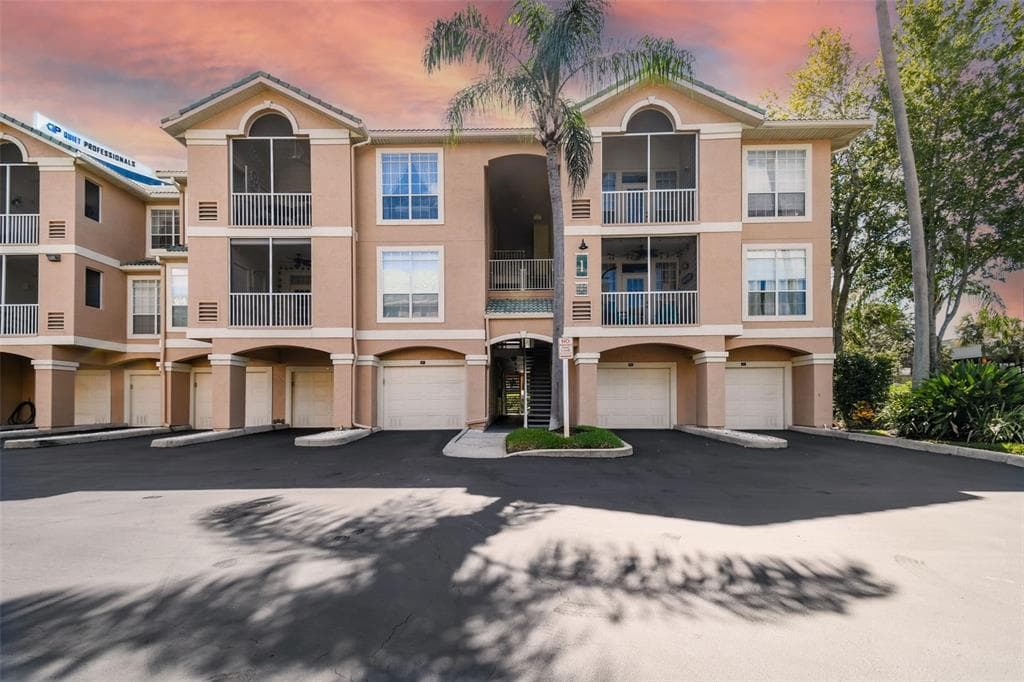 1214 BAY CLUB CIRCLE UNIT 1214 TAMPA, FL 33607