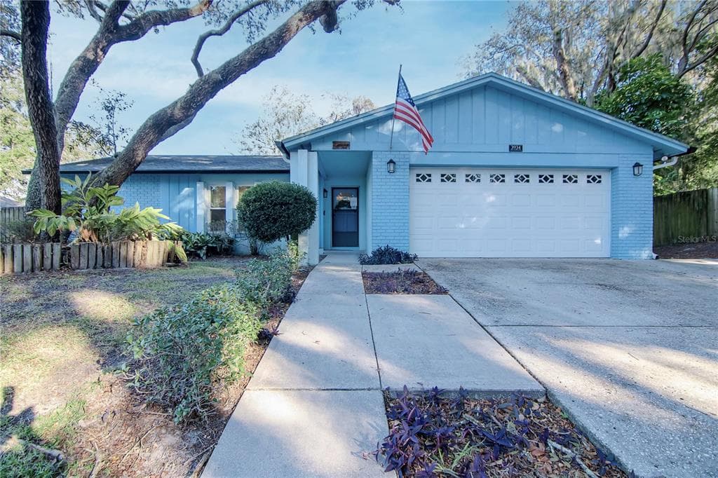3934 OAK HAMMOCK DRIVE BRANDON, FL 33511