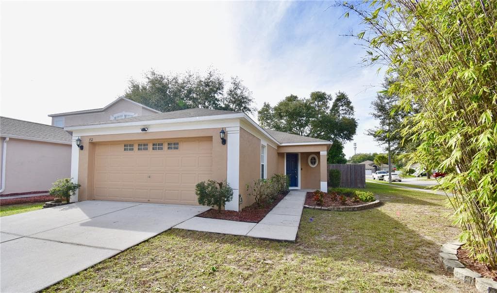 712 PERIWINKLE POINTE PLACE SEFFNER, FL 33584