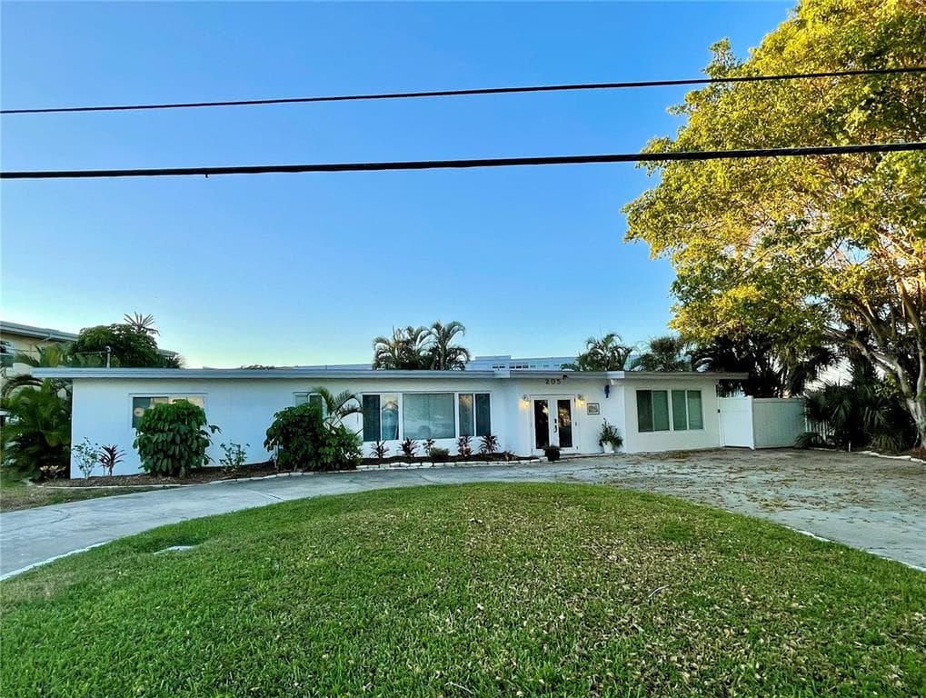205 55TH AVENUE ST PETE BEACH, FL 33706
