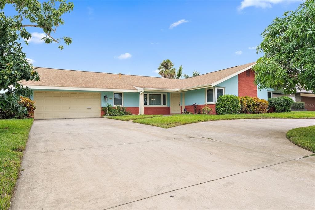 1113 41ST AVENUE NE ST PETERSBURG, FL 33703