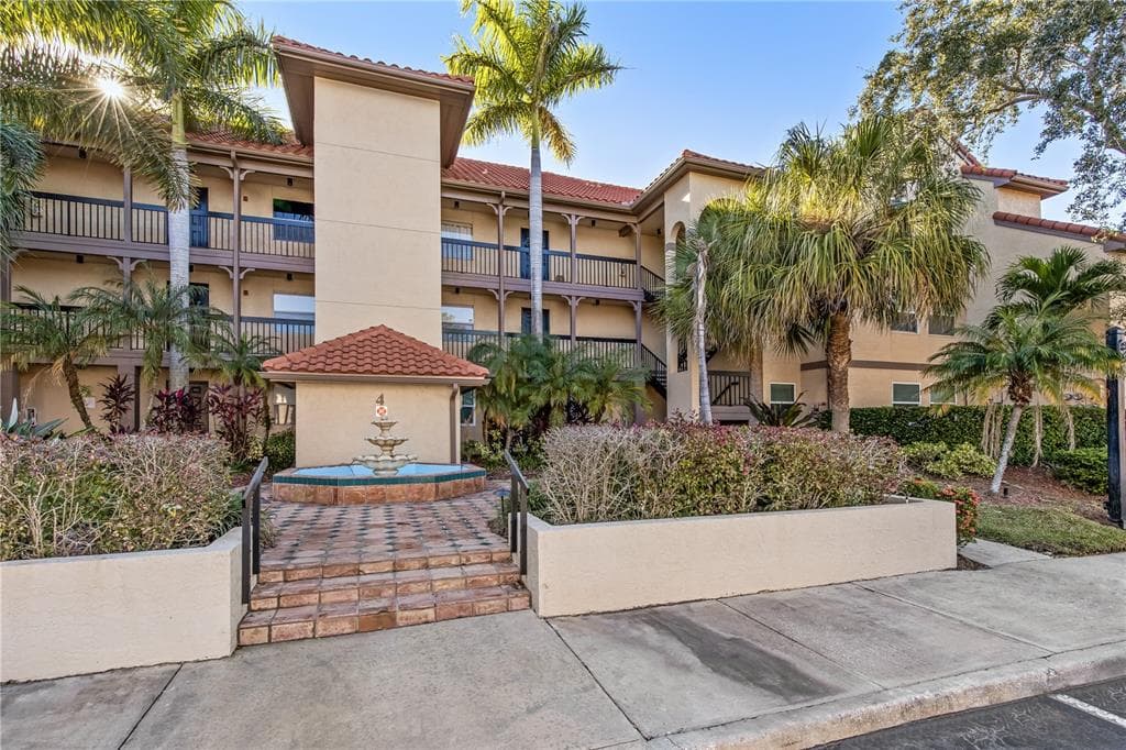 2400 FEATHER SOUND DRIVE UNIT 426 CLEARWATER, FL 33762