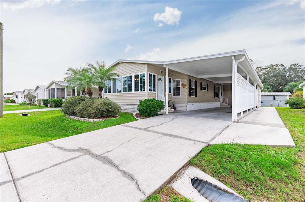 36648 KAY AVENUE ZEPHYRHILLS, FL 33542