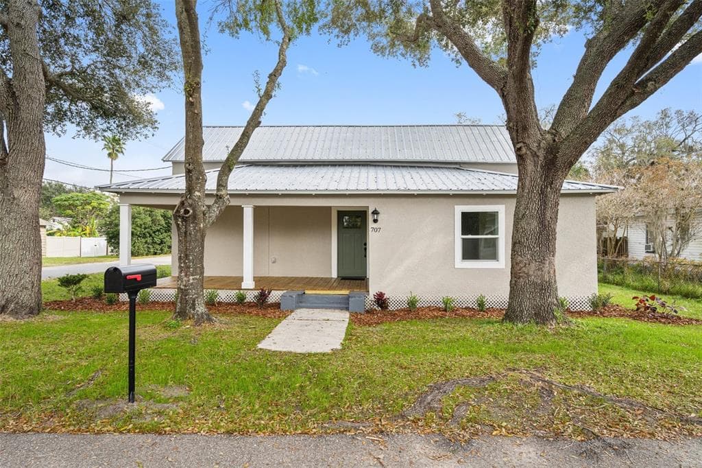 707 NW 2ND AVENUE MULBERRY, FL 33860