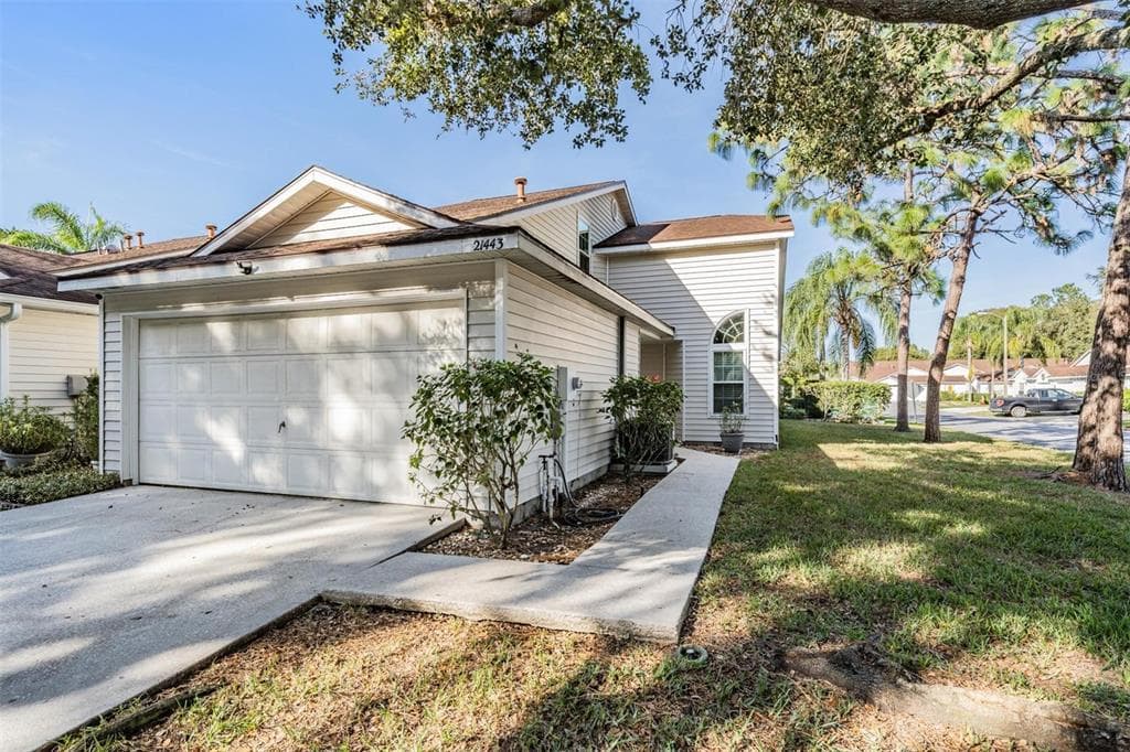 21443 CLUBSIDE LOOP LUTZ, FL 33549