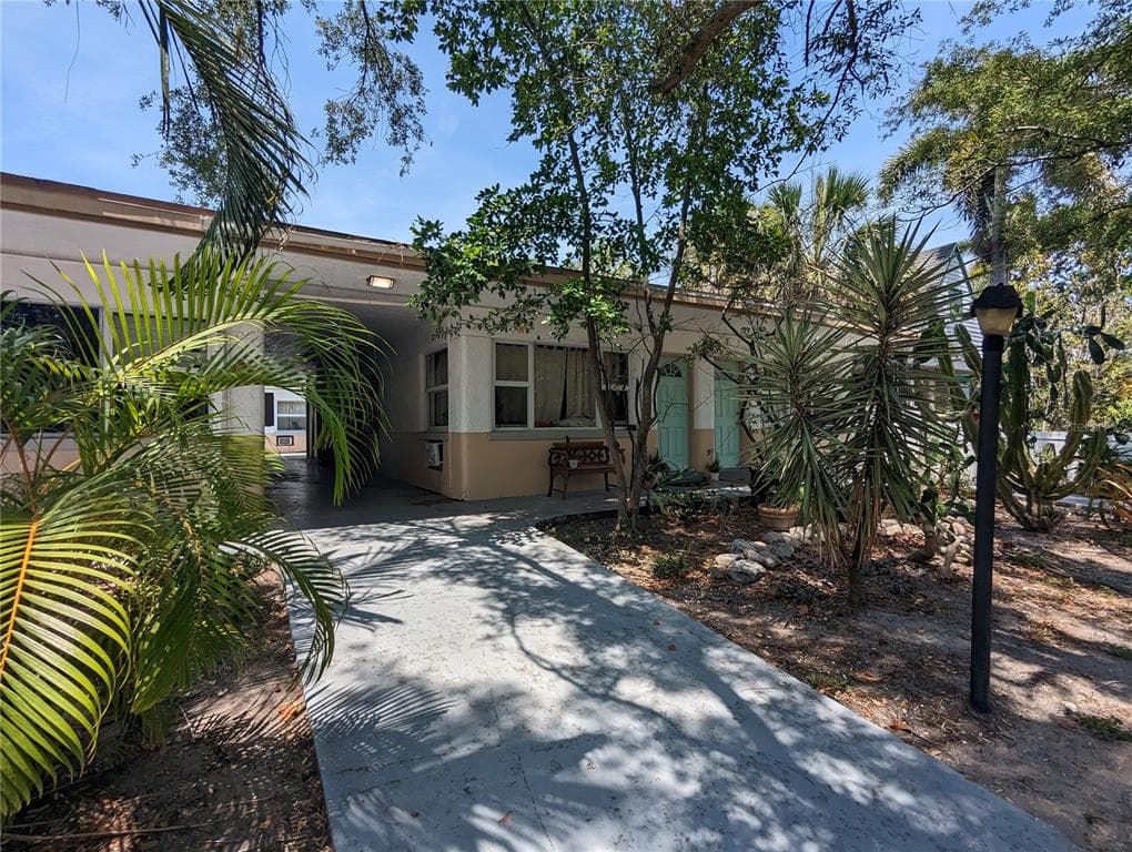 901 3RD STREET N UNIT 4 ST PETERSBURG, FL 33701