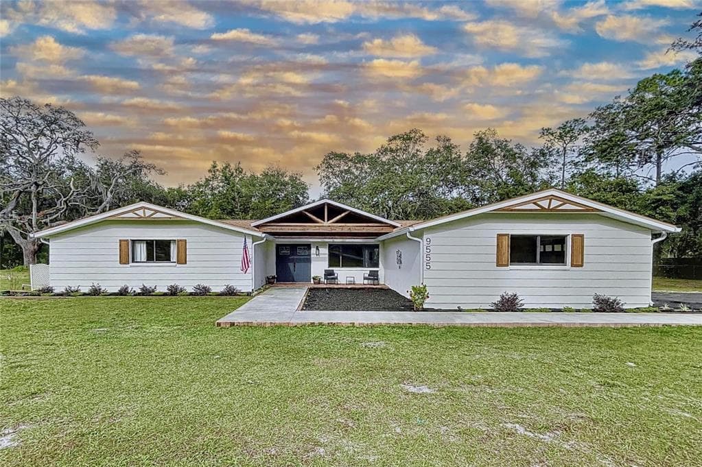 9555 LAKEVIEW DRIVE NEW PORT RICHEY, FL 34654