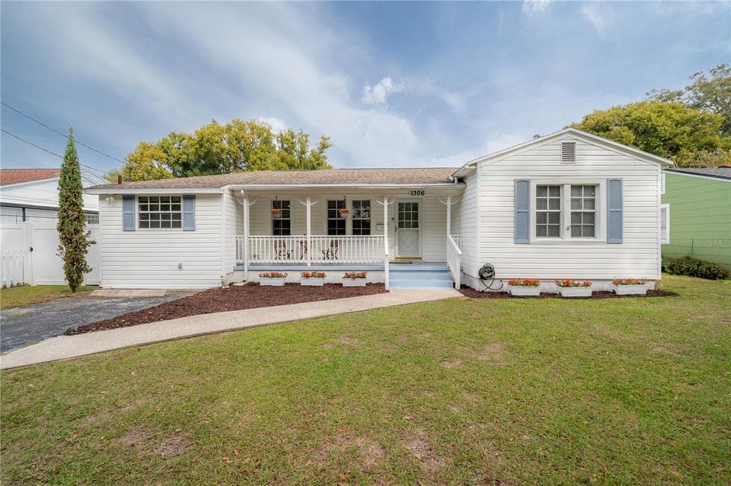 1306 E LAMBRIGHT STREET TAMPA, FL 33604
