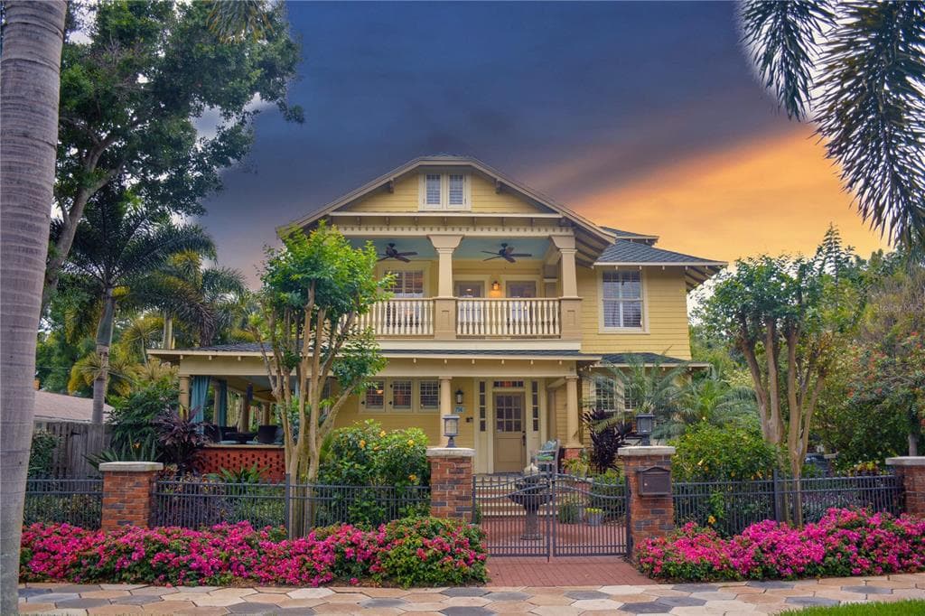 756 BAY STREET NE ST PETERSBURG, FL 33701