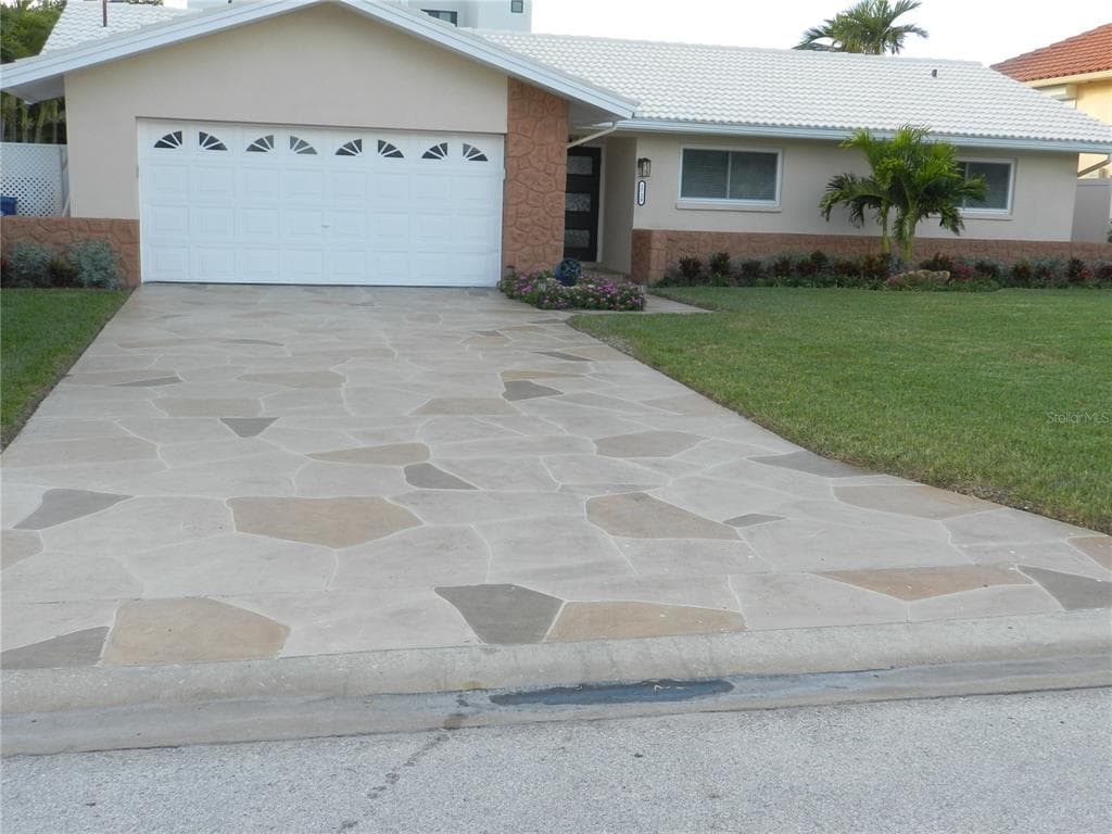 2720 HIBISCUS DRIVE W BELLEAIR BEACH, FL 33786