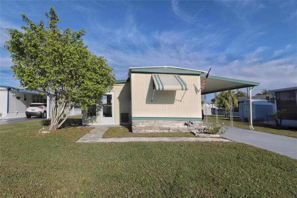 105 W SAINT ANNES CIRCLE APOLLO BEACH, FL 33572