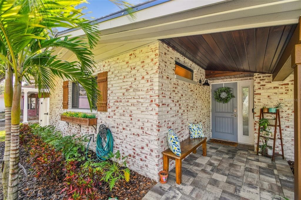 9978 55TH AVENUE N ST PETERSBURG, FL 33708