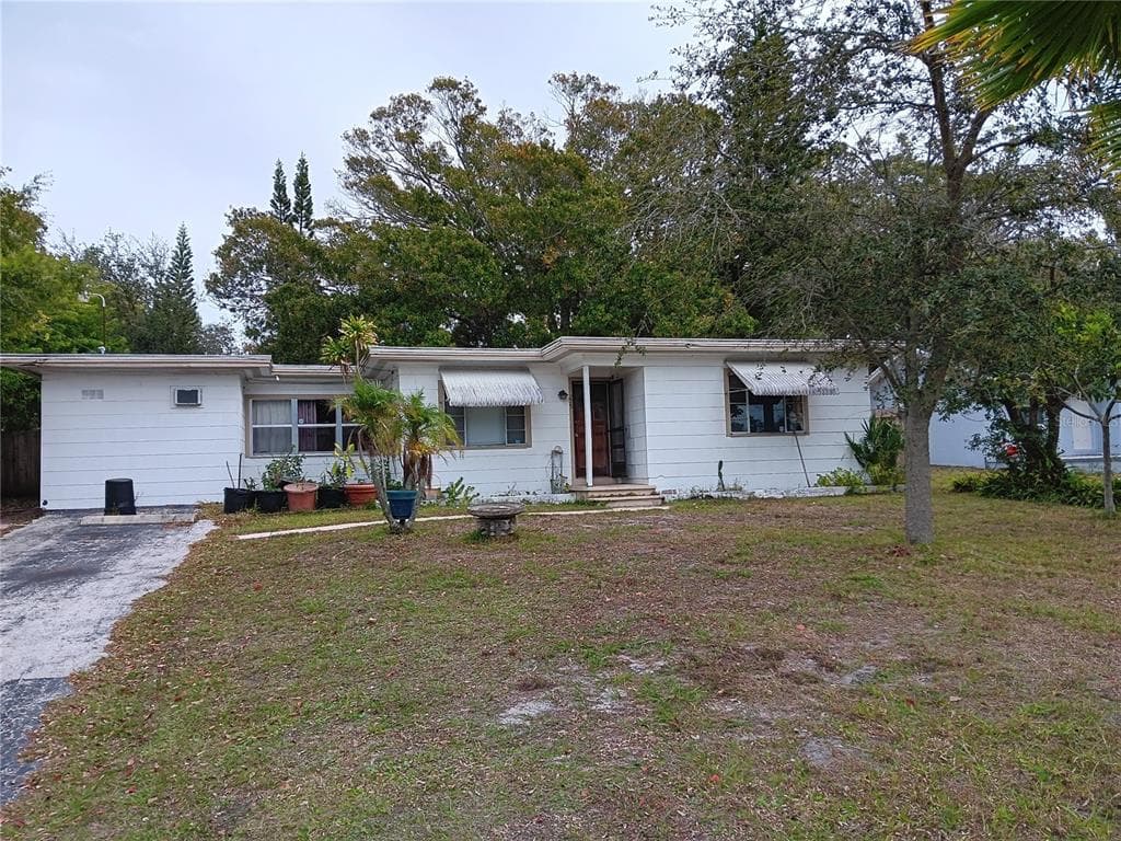215 S HILLCREST AVENUE CLEARWATER, FL 33756