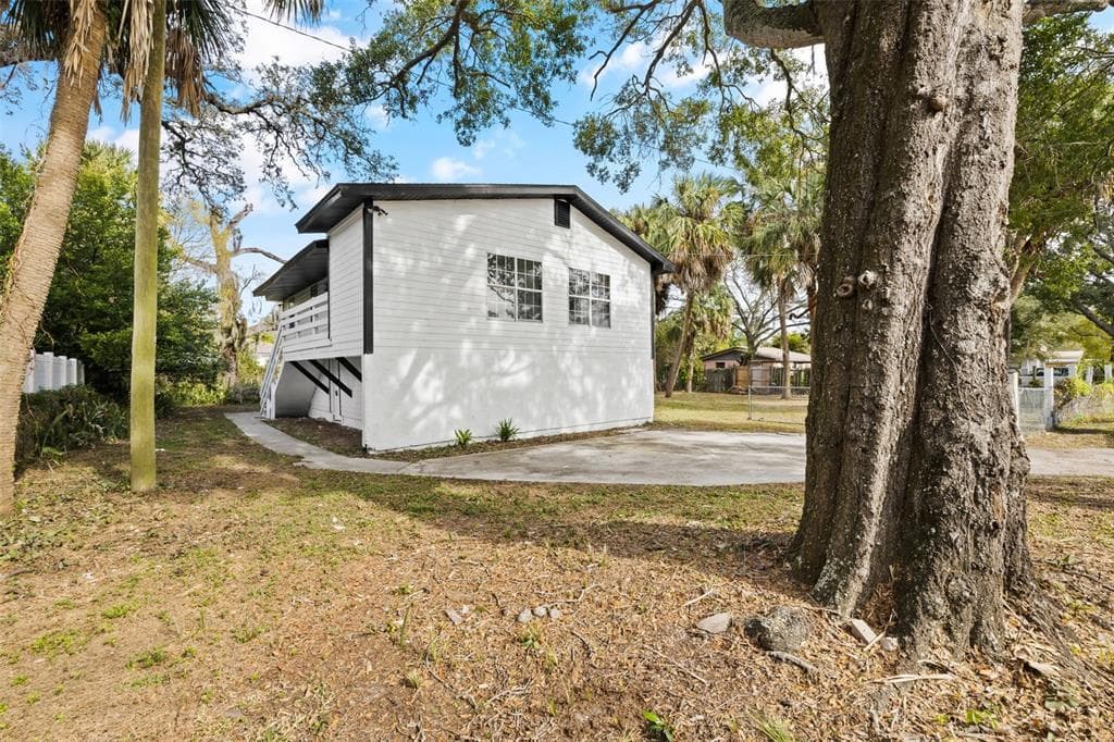 2402 CASSELL STREET TAMPA, FL 33605