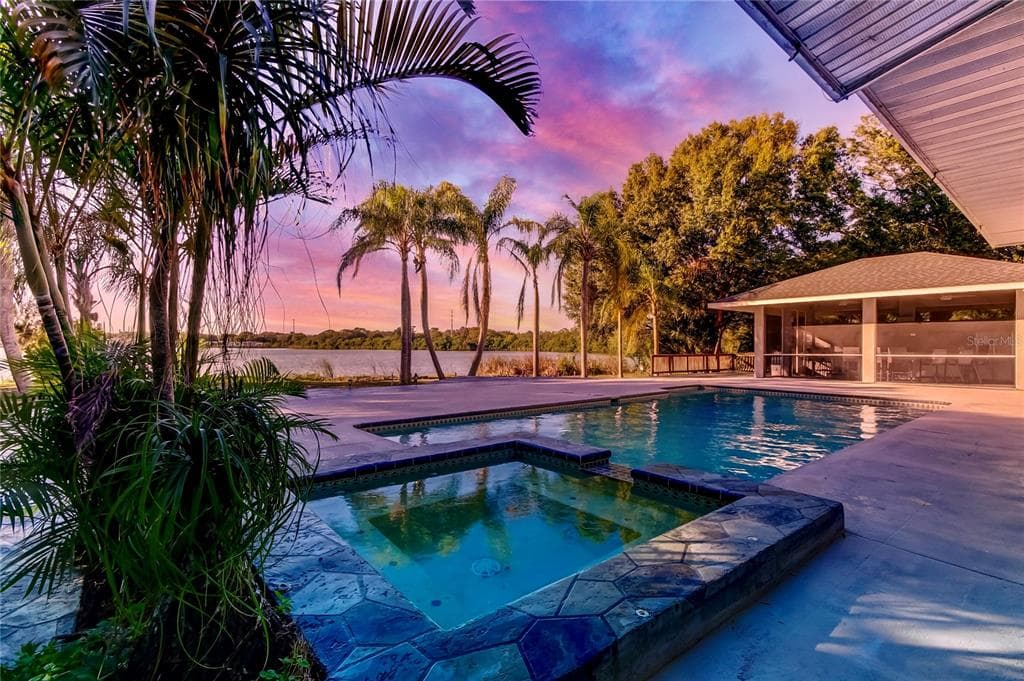 732 N HIGHLAND AVENUE TARPON SPRINGS, FL 34688