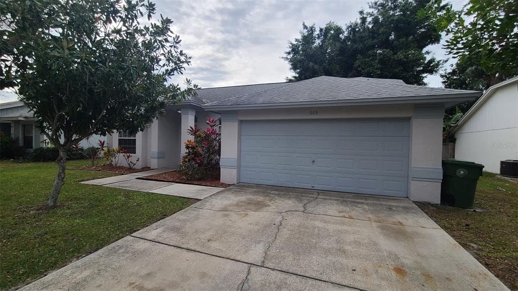 608 47TH STREET E BRADENTON, FL 34208