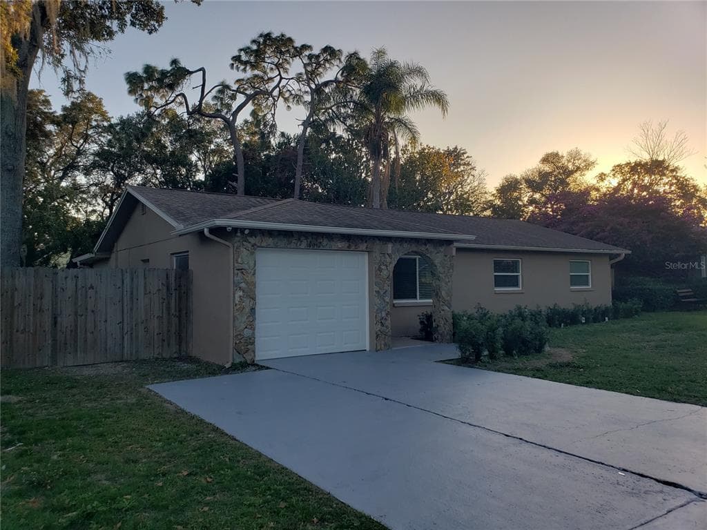 1319 GULFVIEW WOODS LANE
