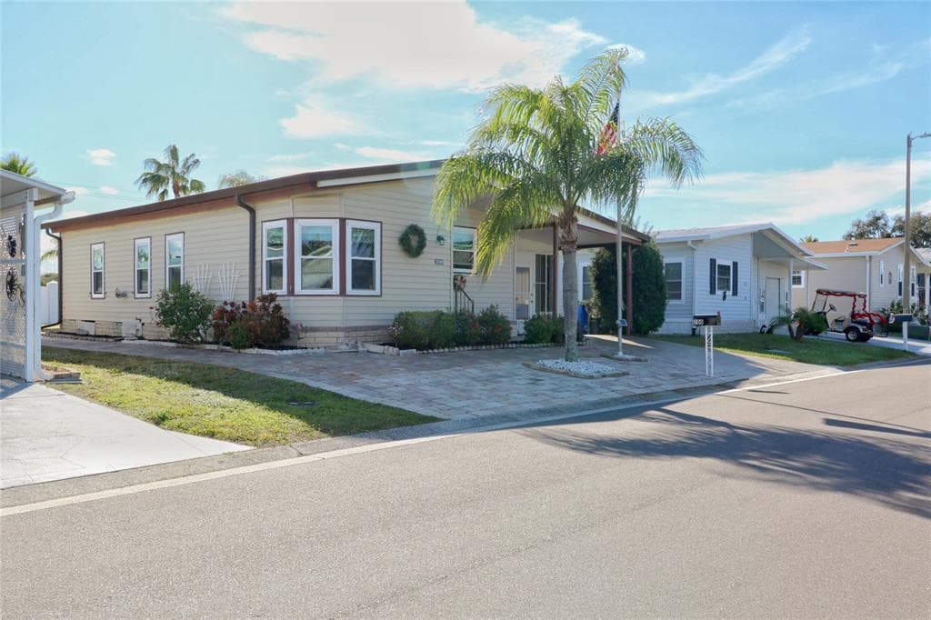 208 S PORT ROYAL LANE APOLLO BEACH, FL 33572
