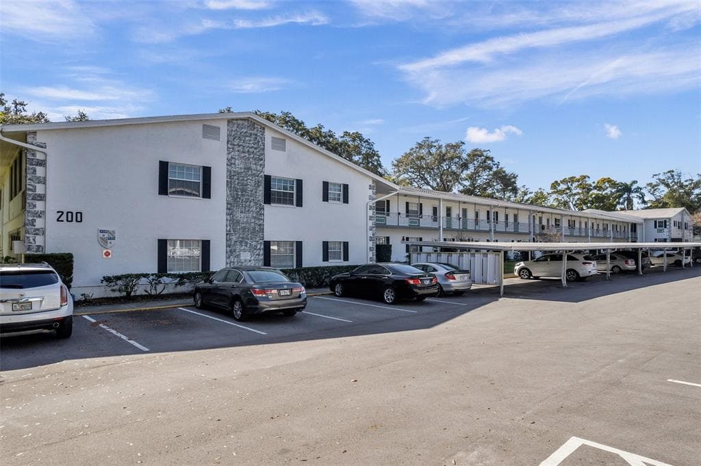 200 GLENNES LN UNIT 107 DUNEDIN, FL 34698