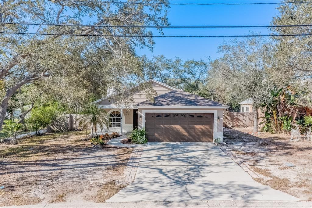 1898 LILLIAN AVENUE TARPON SPRINGS, FL 34689