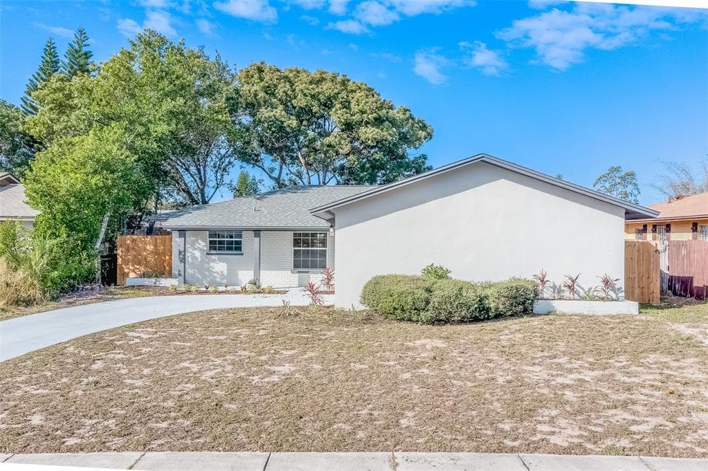 1608 FOX RUN DRIVE TARPON SPRINGS, FL 34689