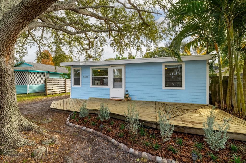 6648 69TH AVENUE N PINELLAS PARK, FL 33781