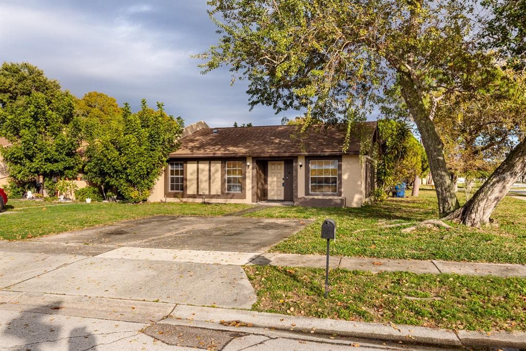 10003 88TH STREET SEMINOLE, FL 33777