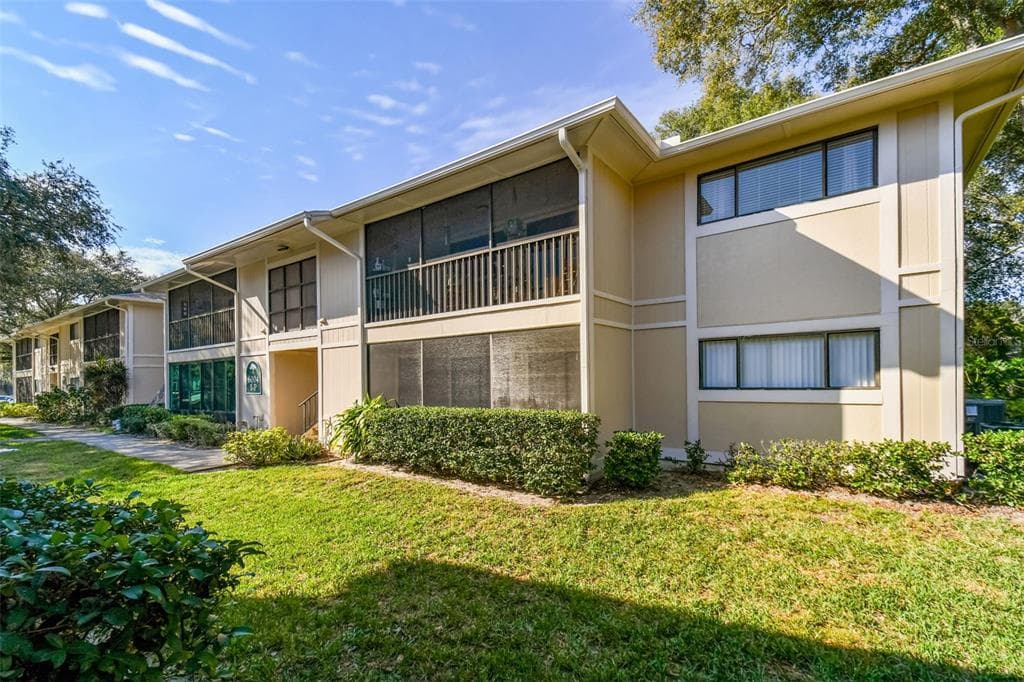 6004 LAKETREE LANE UNIT O TEMPLE TERRACE, FL 33617