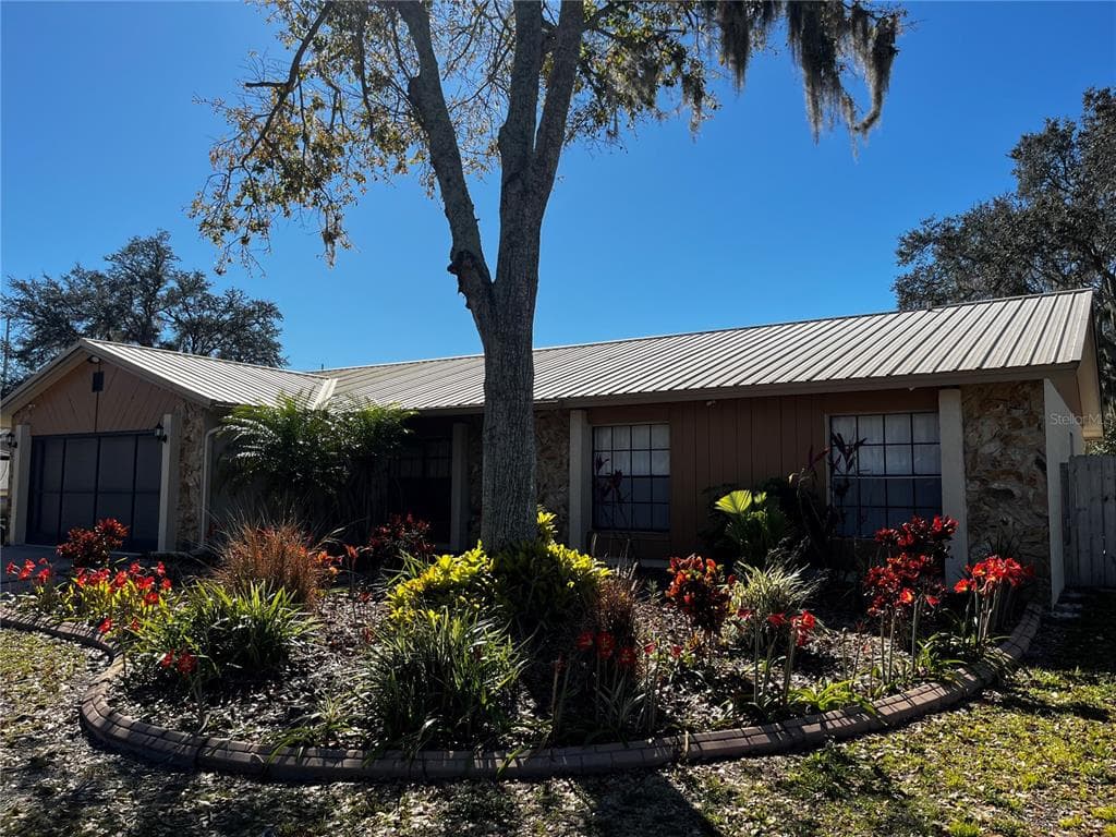 740 ISLETON DRIVE BRANDON, FL 33511