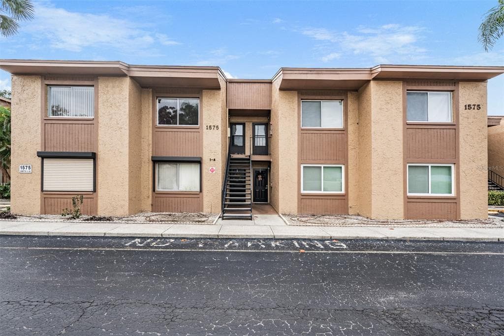 1575 GREENLEA DRIVE UNIT 2 CLEARWATER, FL 33755