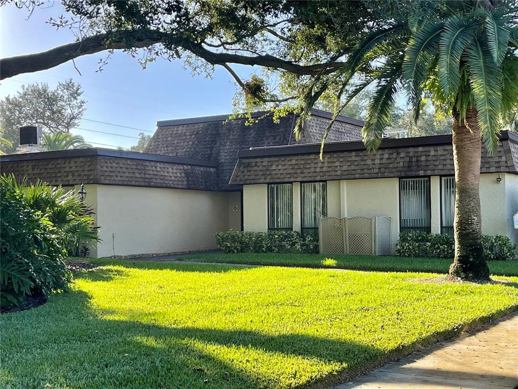 2400 WINDING CREEK BOULEVARD UNIT 13-204 CLEARWATER, FL 33761
