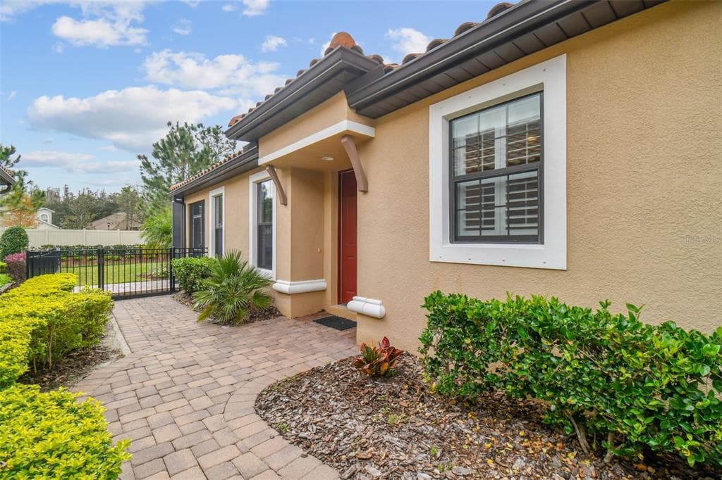 8429 ALBERATA VISTA DRIVE TAMPA, FL 33647