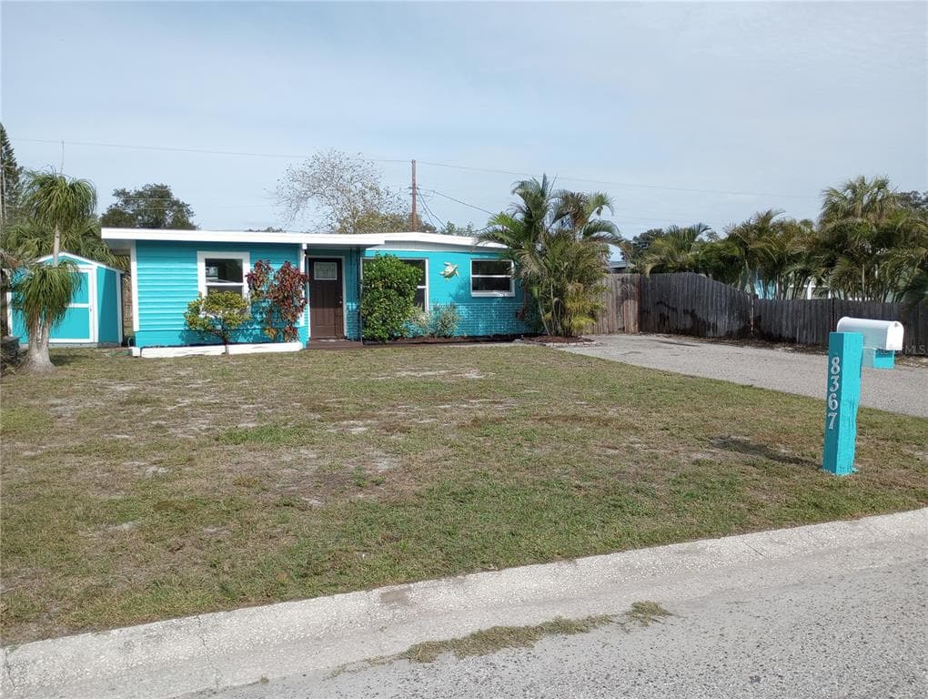 8367 95TH AVENUE SEMINOLE, FL 33777