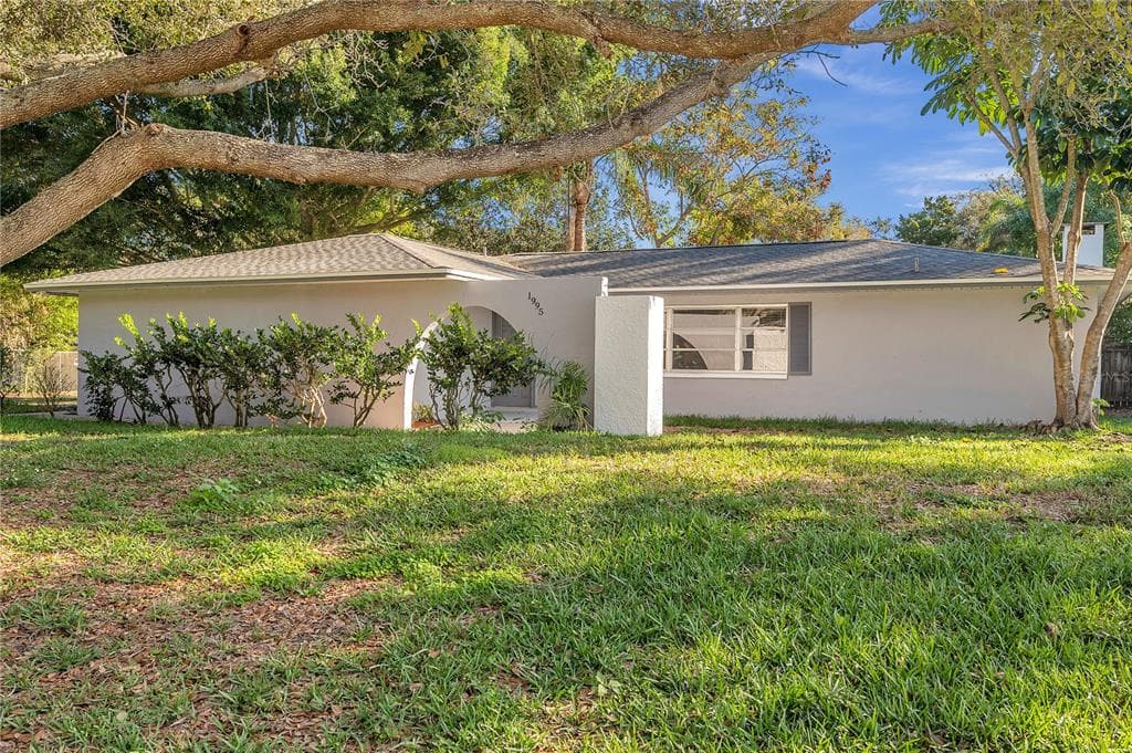 1995 MEADOW DRIVE CLEARWATER, FL 33763