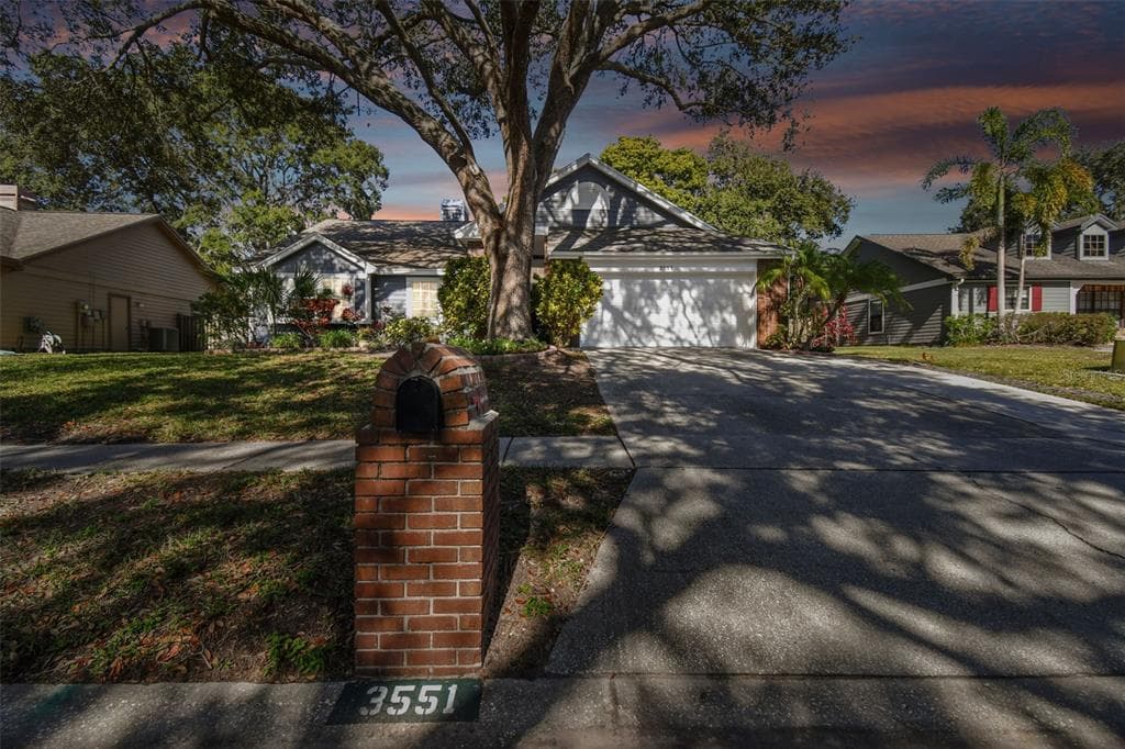 3551 ROLLING TRAIL
