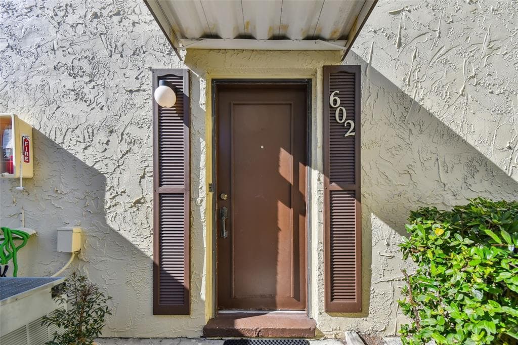 501 E BAY DRIVE UNIT 602 LARGO, FL 33770