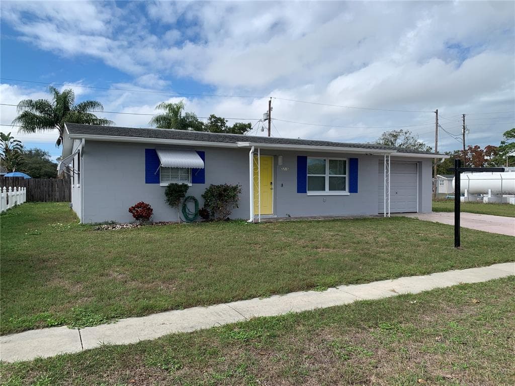 2215 PAMELA DRIVE HOLIDAY, FL 34690