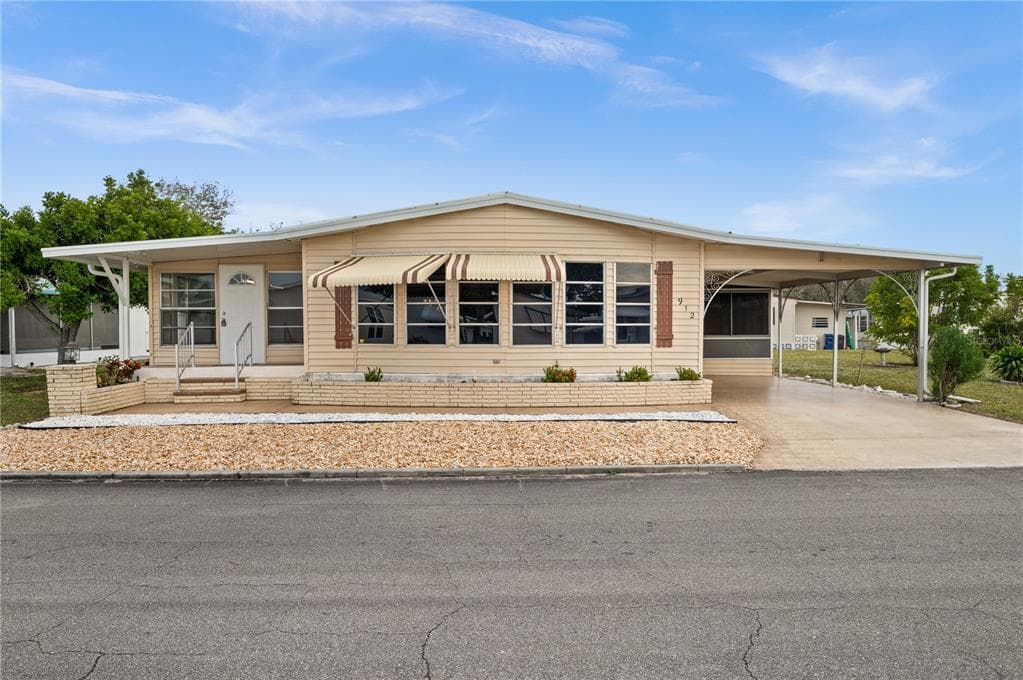 912 CORTINA BOULEVARD VENICE, FL 34285
